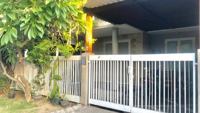 Kesempatan Rumah di Kenjeran, Surabaya, LB 85m², Harga 2 Miliar