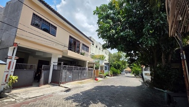 Rumah Dijual di Rungkut, Surabaya, LB 200m², Harga Terbaik!