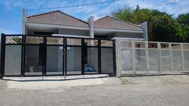 Rumah Siap Pakai di Area Gununganyar, Surabaya, LT 100m²