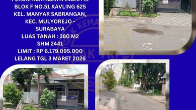 Hunian Elegan di Manyar, Surabaya, 3 KT, LT 380m²