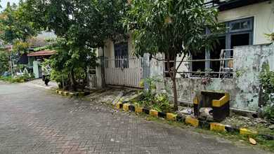 Kesempatan Rumah di Rungkut, Surabaya, LB 70m², Harga 700 Juta