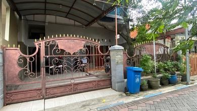 Rumah Elegan di Gubeng, Surabaya, 16 Kamar Tidur, LT 201m²