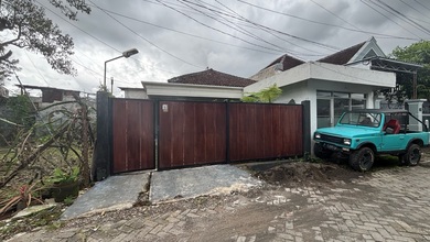 Jual Rumah Siap Huni di Patrang, Jember, 4 Kamar Tidur, Harga Terbaik