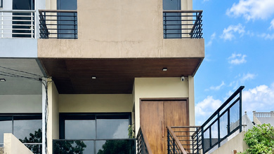 Kesempatan Langka, rumah Mewah di Pondok Bambu, Jakarta Timur, LB 210m²