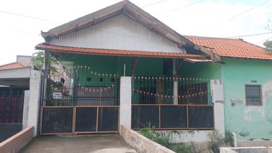 Kesempatan Eksklusif, rumah Prestisius di Surabaya Kota, Surabaya, LB 300m²