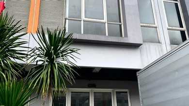 Sewa Ruko Grand Pakuwon, 2 Lantai Lokasi Strategis 