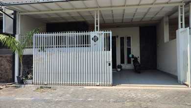 Rumah Dijual di Kebraon, Surabaya, LB 100m², Harga Kompetitif!