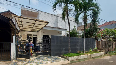 Rumah Elegan di Duren Sawit, Jakarta Timur, 4 KT, LT 150m²