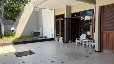 Dijual rumah Mewah di Manyar, Surabaya - LT 240m²