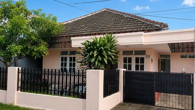Rumah Dijual di Jatinegara, Jakarta Timur, LB 130m², Harga Kompetitif!