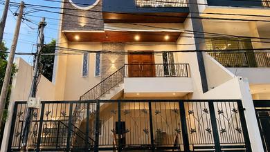 Rumah Elite di Kawasan Kebon Jeruk, Jakarta Barat, LB 550m², Harga 4,8 Miliar