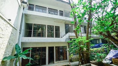 For Sale rumah Mewah di Kemang, Jakarta Selatan - LT 1493m²