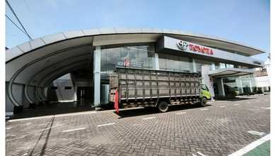 Dijual Via Lelang Ex Showroom Toyota Taman Sidoarjo