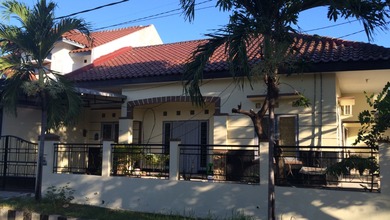 Hunian Elegan di Rungkut, Surabaya, 4 Kamar Tidur, LT 288m²