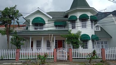 Rumah Area Luxury Wonocolo, Surabaya - Harga Menarik 5 Miliar