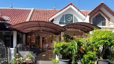 Kesempatan Rumah di Pakuwon City, Surabaya, LB 100m², Harga 2,25 Miliar