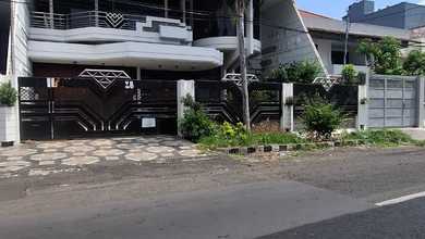 For Sale rumah Eksklusif di Genteng, Surabaya - LT 370m²