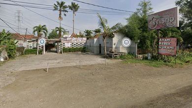 Rumah Elegan di Pohjentrek, Pasuruan, 3 Kamar Tidur, LT 1100m²