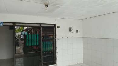 Rumah Siap Pakai di Area Dukuh Kupang, Surabaya, LT 125m²