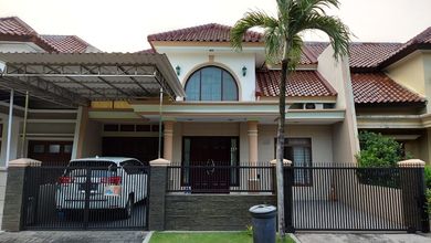 Penawaran Eksklusif, rumah Mewah di Citraland, Surabaya, LB 200m²