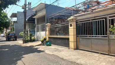 Rumah Dijual di Asemrowo, Surabaya, LB 225m², Harga Terbaik!