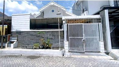 Rumah Siap Huni di Area Gununganyar, Surabaya, LT 180m²