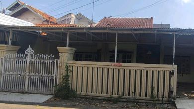 Rumah Dijual di Kebomas, Gresik, LB 228m², Harga Kompetitif!