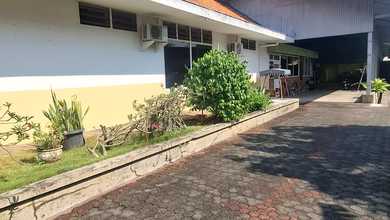 Kesempatan Eksklusif, rumah Mewah di Sawahan, Surabaya, LB 200m²