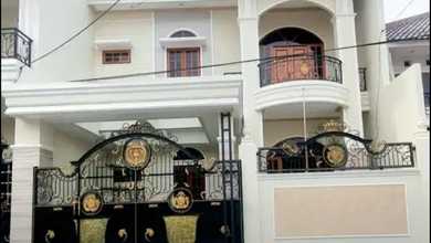 Hunian Mewah di Kawasan Manyar, Surabaya, LB 250m², Harga 4,2 Miliar