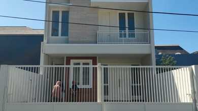 For Sale rumah Eksklusif di Gayungan, Surabaya - LT 151m²