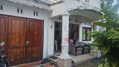 Kesempatan Rumah di Waru, Sidoarjo, LB 120m², Harga 1 Miliar
