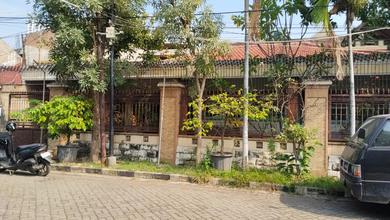 Rumah Mewah di Wonocolo, Surabaya, 6 KT, LT 504m²