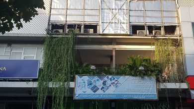 Disewakan 2 Ruko Jejer Di Nol Jalan Raya Merr