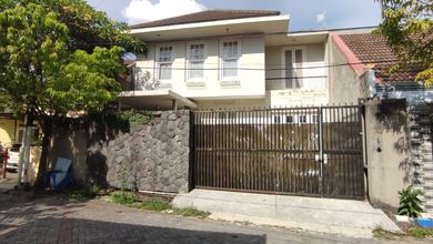 Rumah Mewah di Sambikerep, Surabaya, 4 Kamar Tidur, LT 360m²