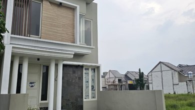 Rumah Premium Luas 90 Jual di Rungkut, Surabaya