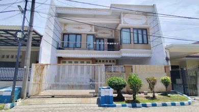 Rumah Dijual di Sidoarjo, Surabaya, LB 300m², Harga Terbaik!