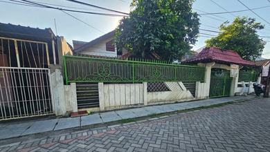 Jual Rumah Cantik Luas 125 m2 area Sukomanunggal, Surabaya