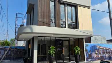 Ruko Melville 3lt Lokasi Jalan Kembar Manyar Dekat Petra Manyar 