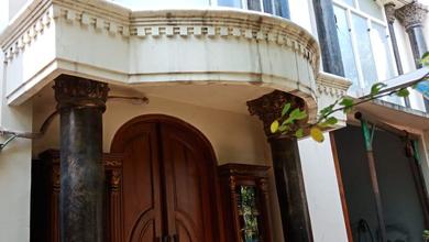 Rumah Area Premium Rungkut, Surabaya - Harga Menarik 10 Miliar