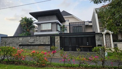 Penawaran Langka, rumah Prestisius di Dukuh Pakis, Surabaya, LB 1300m²