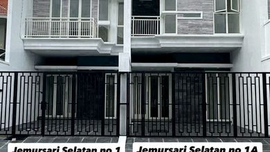 Properti Siap Huni di Area Jemursari, Surabaya, LT 102m²