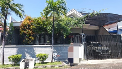 For Sale rumah Mewah di Sukolilo, Surabaya - LT 240m²