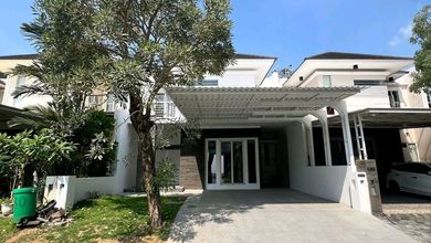 Rumah Elegan di Lakarsantri, Surabaya, 5 KT, LT 180m²