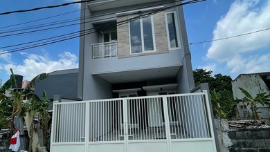 Dijual Rumah Strategis di Dukuh Pakis, Surabaya - LT 85m²