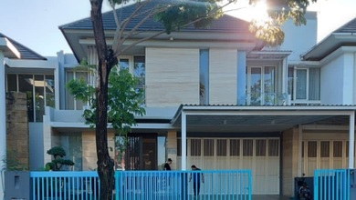 Hunian Mewah di Lakarsantri, Surabaya, 5 Kamar Tidur, LT 336m²